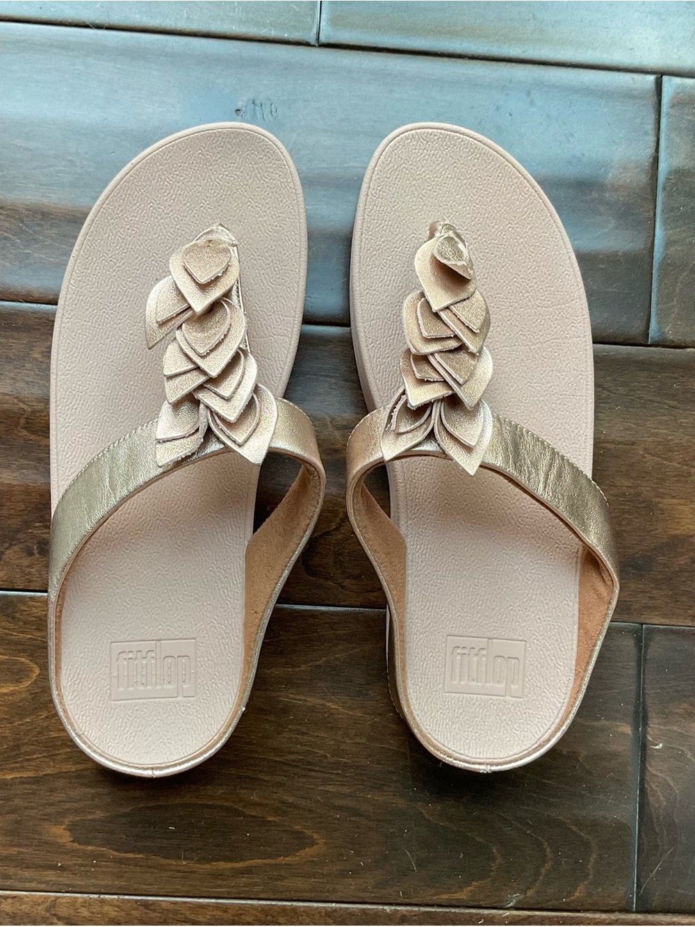 Fitflop Rose Gold Genuine Leather Fino  Leaf Toe-Thongs Sandals Size 8 US/ 39 EU